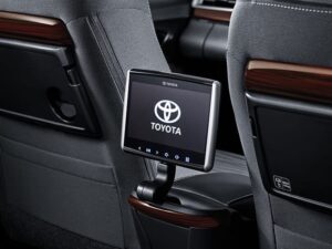 Interior Toyota Kijang Innova Reborn