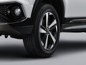 New Two-Tone Alloy Wheel Design